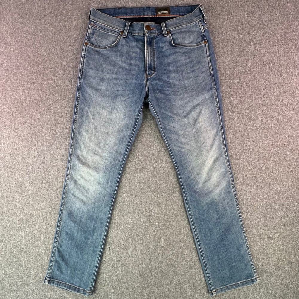 Wrangler Jeans Mens 34x32 Greensboro Blue Light Wash Straight Leg W15Q2658M